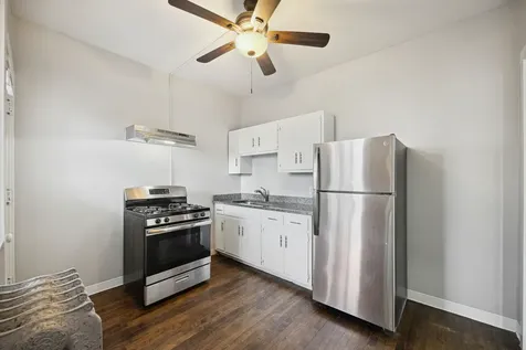 3040 West Sunnyside Avenue Chicago IL 60625