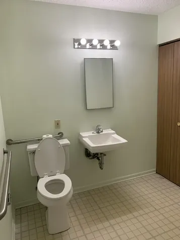 551-564 North Clarence Avenue Watseka IL 60970