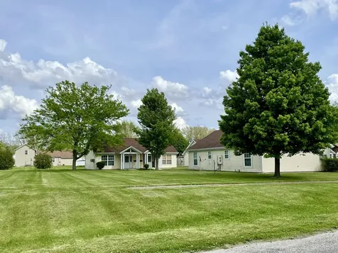 551-564 North Clarence Avenue Watseka IL 60970