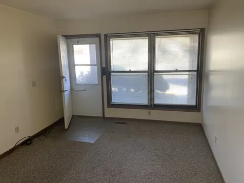551-564 North Clarence Avenue Watseka IL 60970
