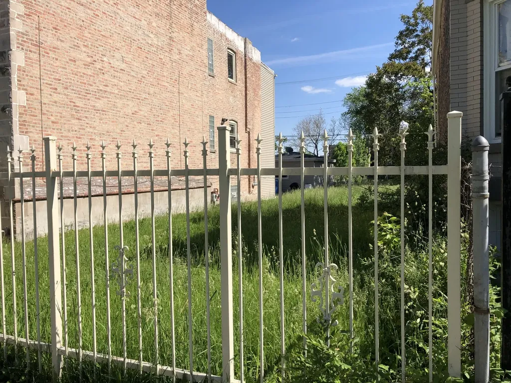3909 West Fillmore Street Chicago IL 60624
