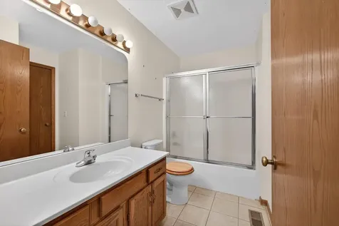 4000 46TH St Court Rock Island IL 61201