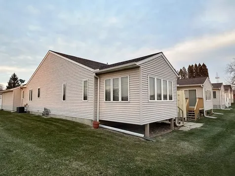 2610 38TH Street Moline IL 61265