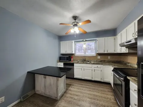 3721 35TH Street Moline IL 61265
