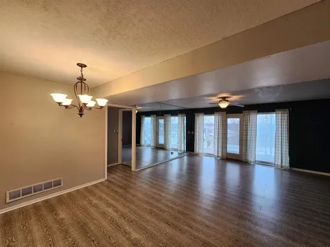 3721 35TH Street Moline IL 61265