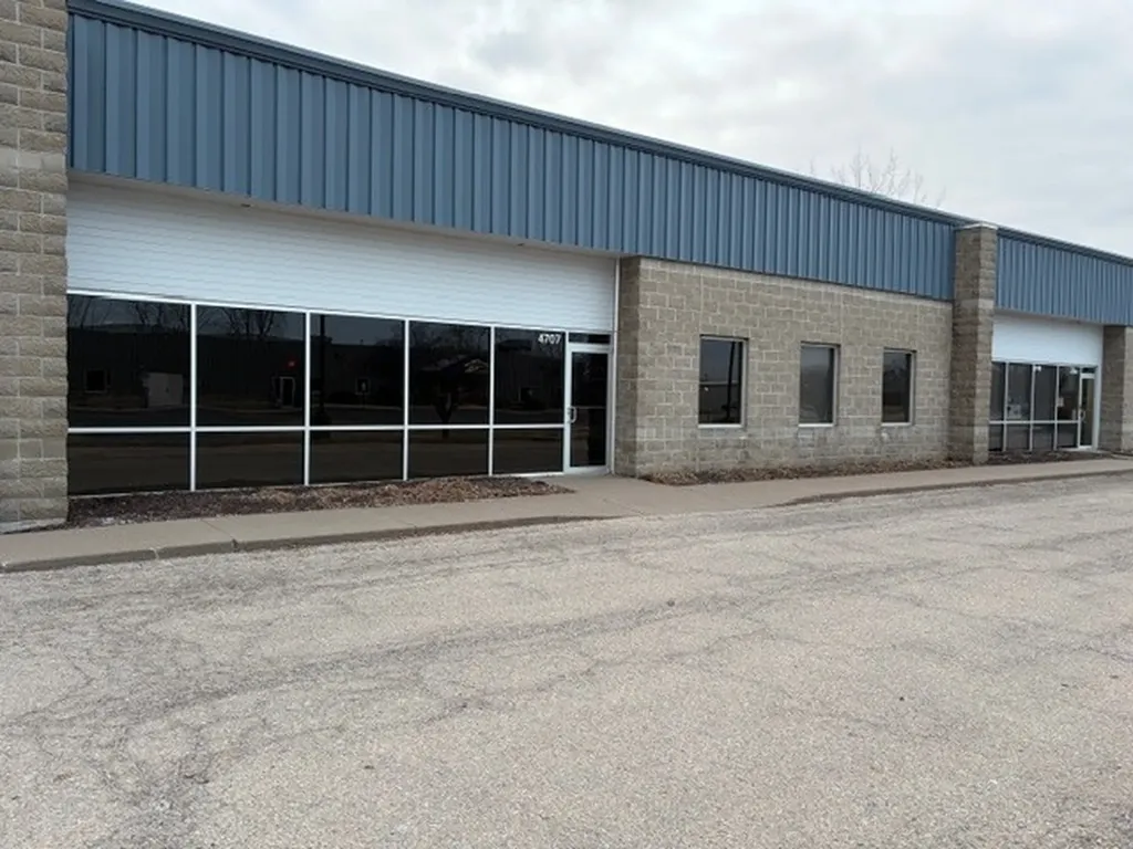 4705-4707 15TH Street A Street Moline IL 61265