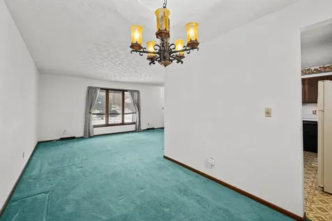 8412 10TH Street W Rock Island IL 61201