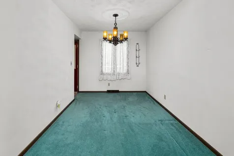 8412 10TH Street W Rock Island IL 61201