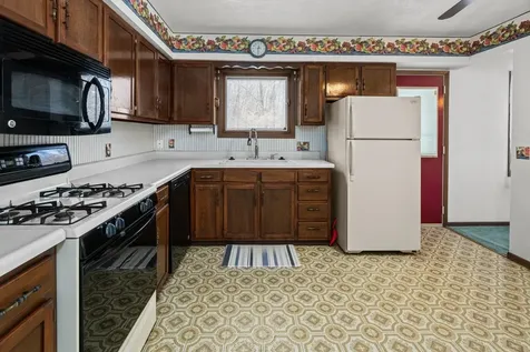 8412 10TH Street W Rock Island IL 61201