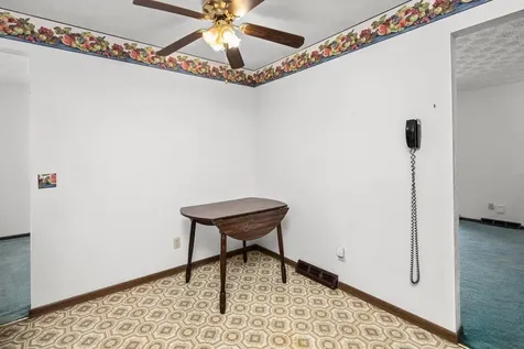8412 10TH Street W Rock Island IL 61201
