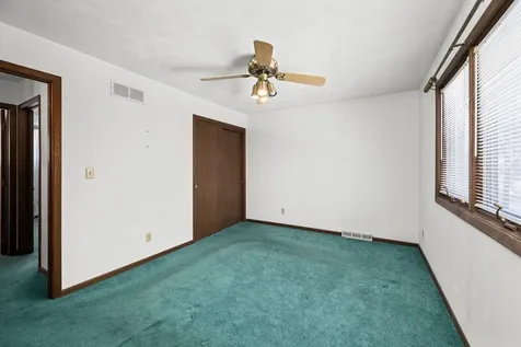 8412 10TH Street W Rock Island IL 61201