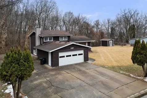 8412 10TH Street W Rock Island IL 61201