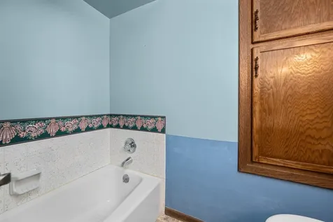 8412 10TH Street W Rock Island IL 61201