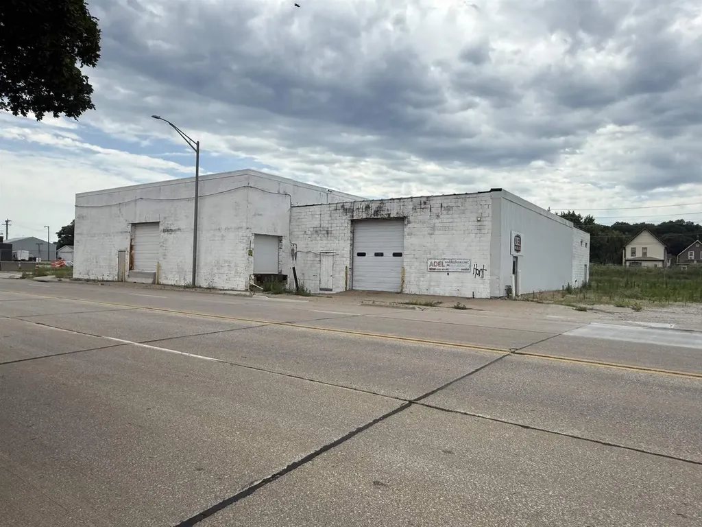 244 River Dr Drive Moline IL 61265