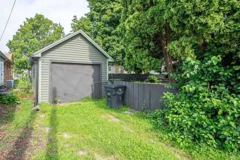 1721 28TH Street Rock Island IL 61201