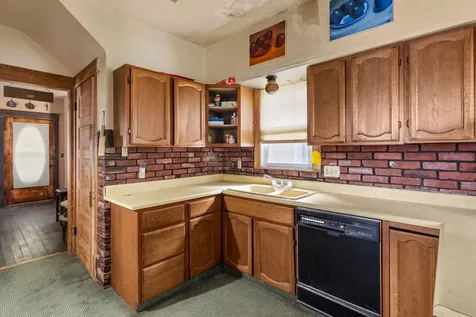 1721 28TH Street Rock Island IL 61201