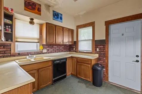 1721 28TH Street Rock Island IL 61201