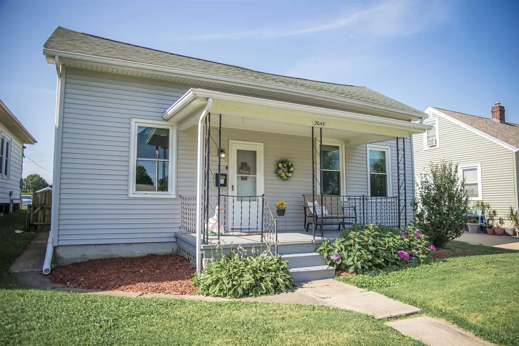 2048 Oak Street Quincy IL 62301