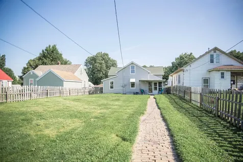 2048 Oak Street Quincy IL 62301