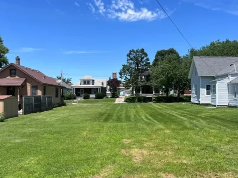 1826 Spring Street Quincy IL 62301