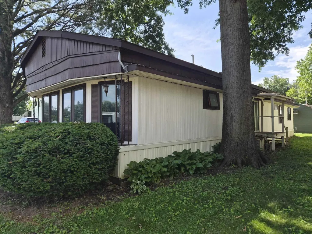 2220 Sunny Lane Quincy IL 62305