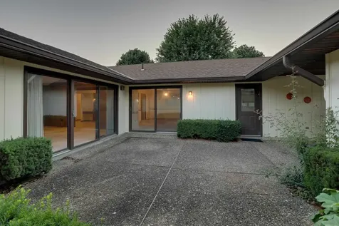 419 Spring Lake Drive Quincy IL 62305