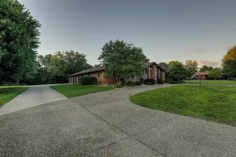 419 Spring Lake Drive Quincy IL 62305