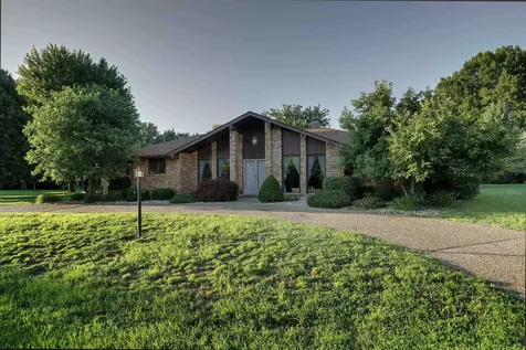 419 Spring Lake Drive Quincy IL 62305