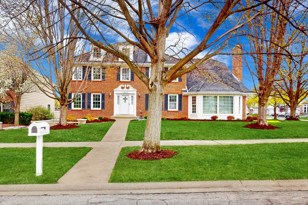 1803 River Ridge Circle Naperville IL 60565