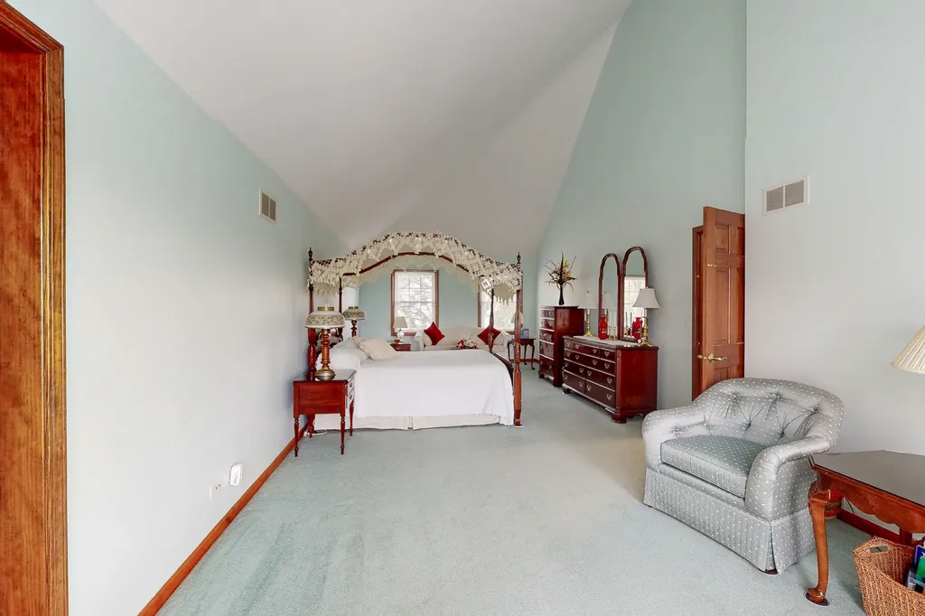 1803 River Ridge Circle Naperville IL 60565