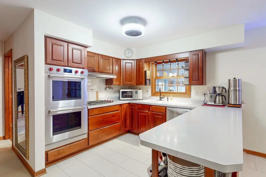 1803 River Ridge Circle Naperville IL 60565