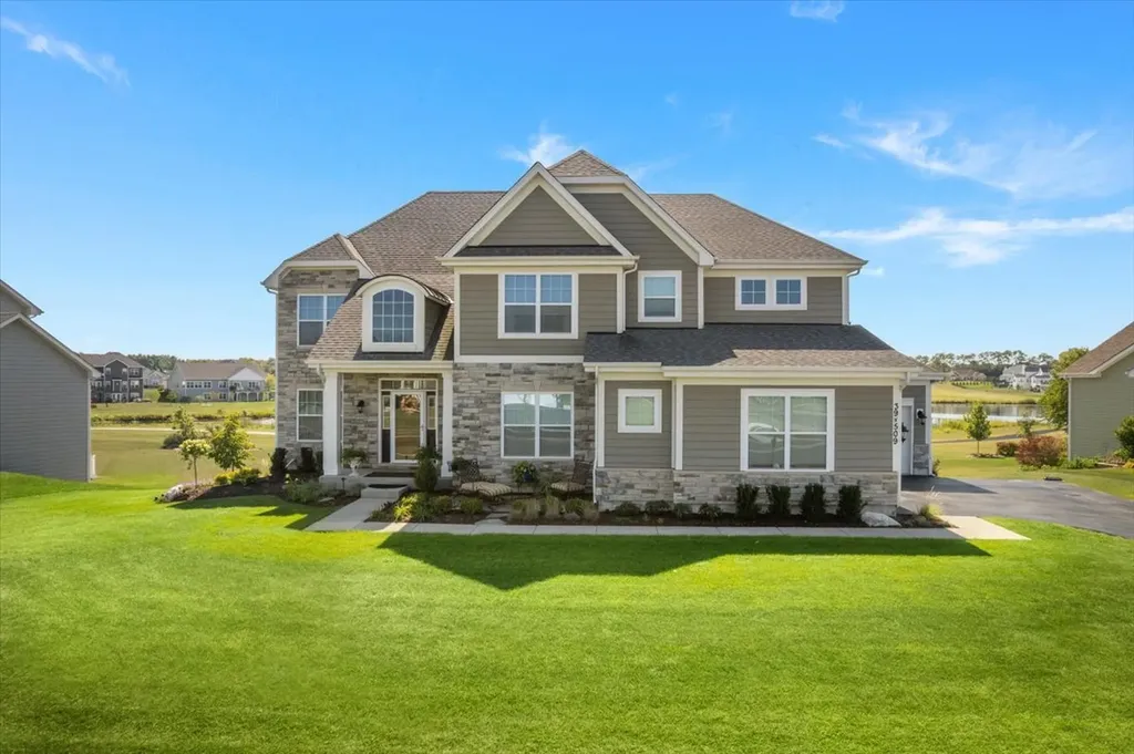 39W509 Norton Lake Drive St. Charles IL 60175