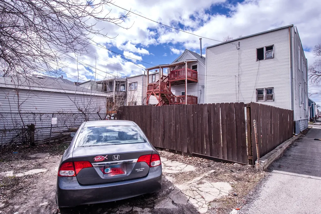2545 North Monticello Avenue Chicago IL 60647