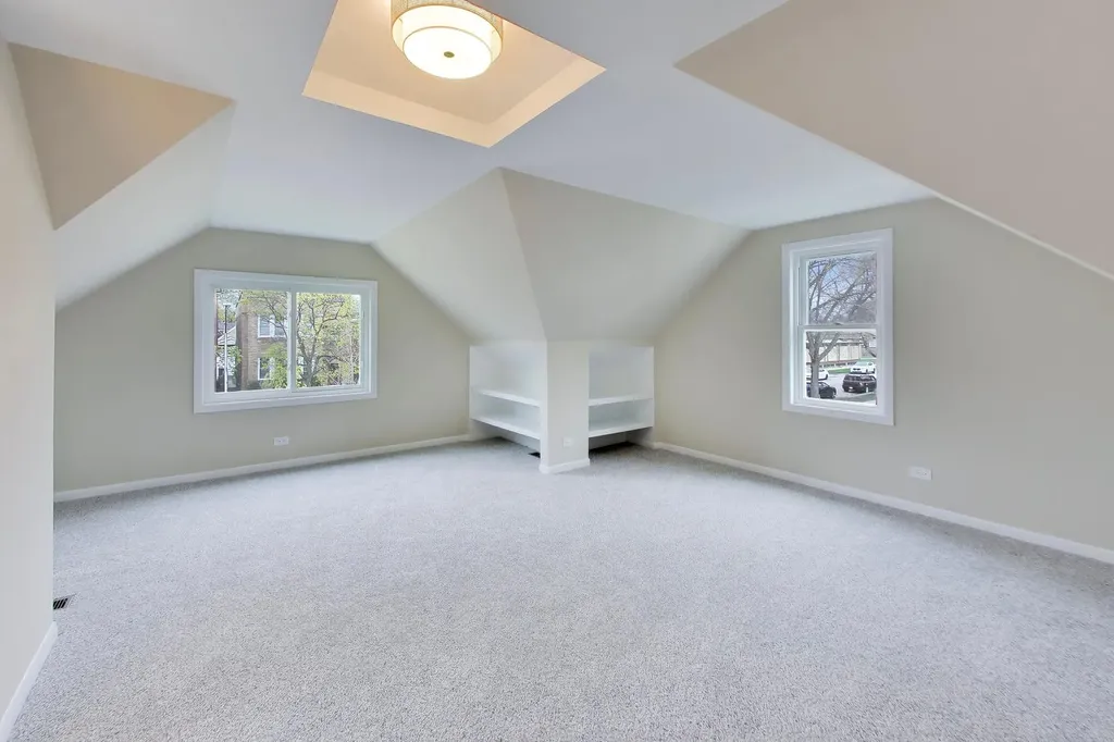 5921 North Melvina Avenue Chicago IL 60646
