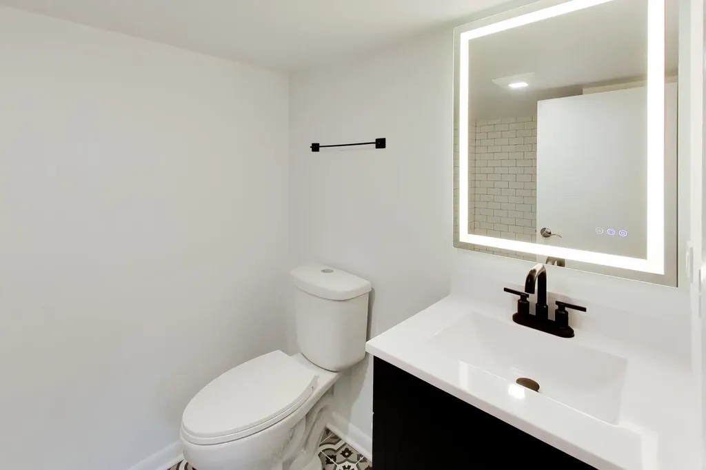 5921 North Melvina Avenue Chicago IL 60646