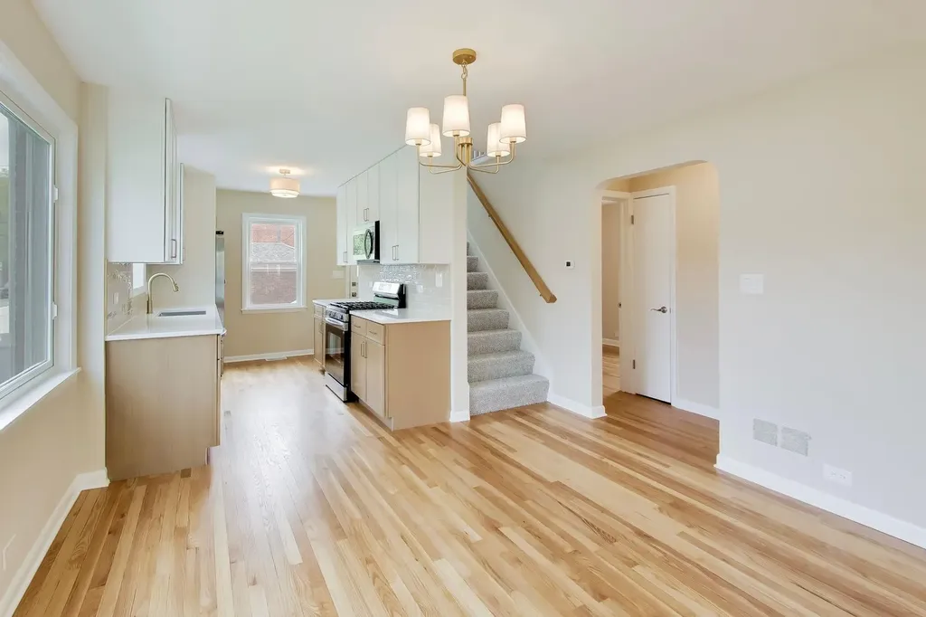 5921 North Melvina Avenue Chicago IL 60646