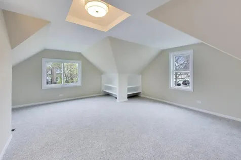 5921 North Melvina Avenue Chicago IL 60646