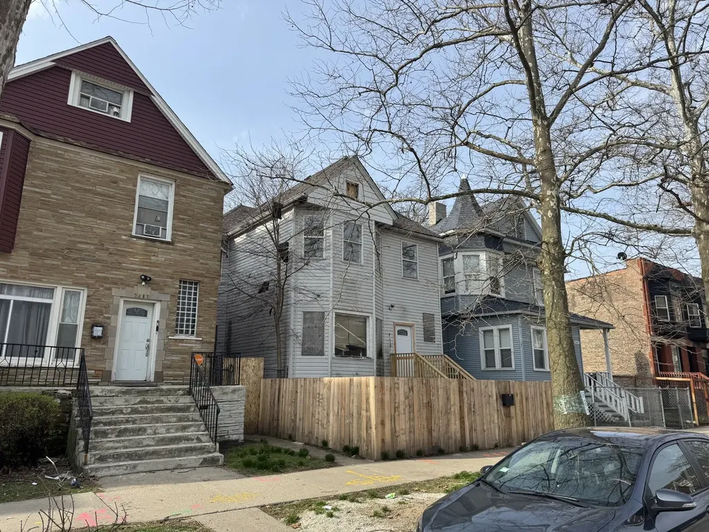2459 East 74th Street Chicago IL 60649