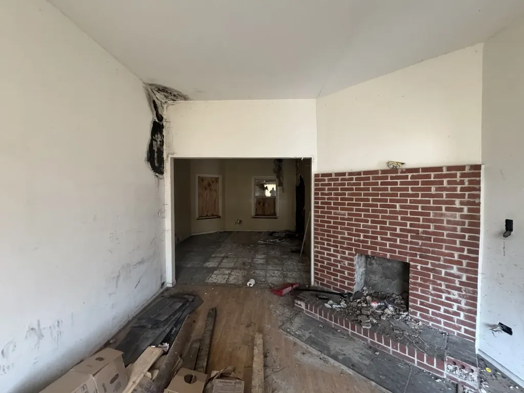 2459 East 74th Street Chicago IL 60649
