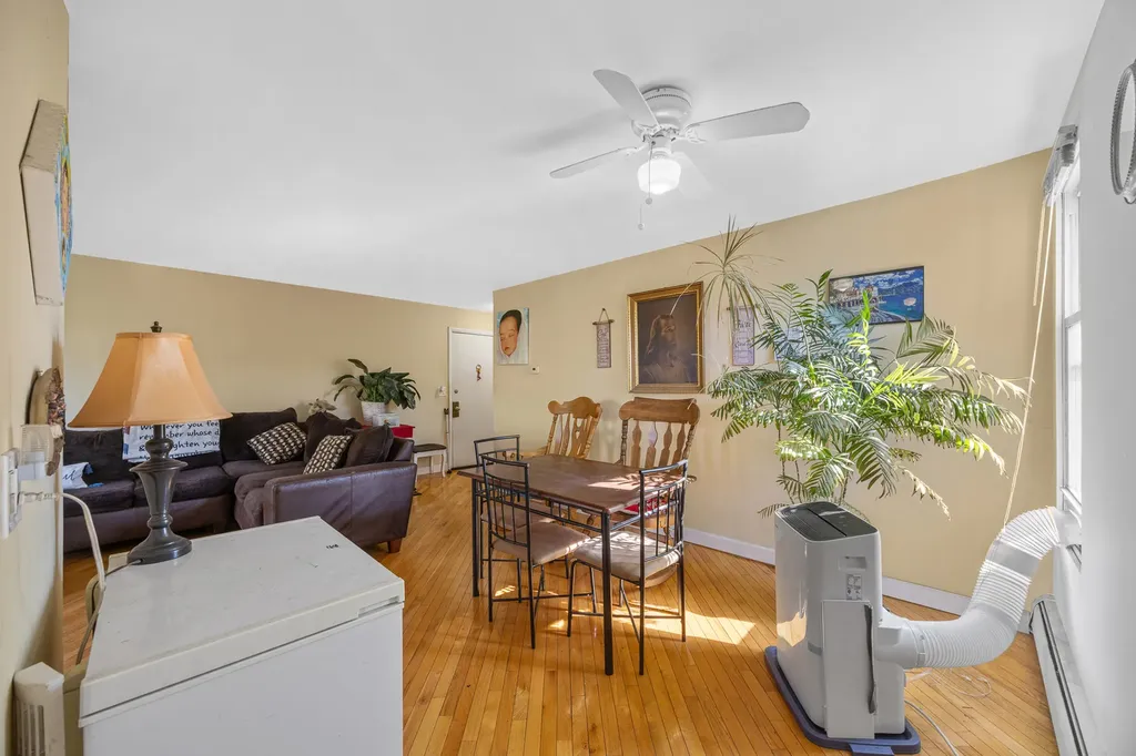 5627 North Kimball Avenue Chicago IL 60659