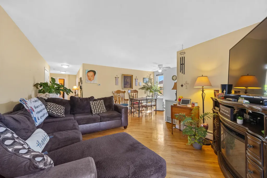 5627 North Kimball Avenue Chicago IL 60659
