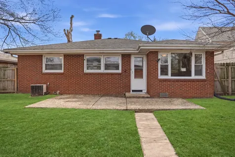 808 West 15th Street Sterling IL 61081