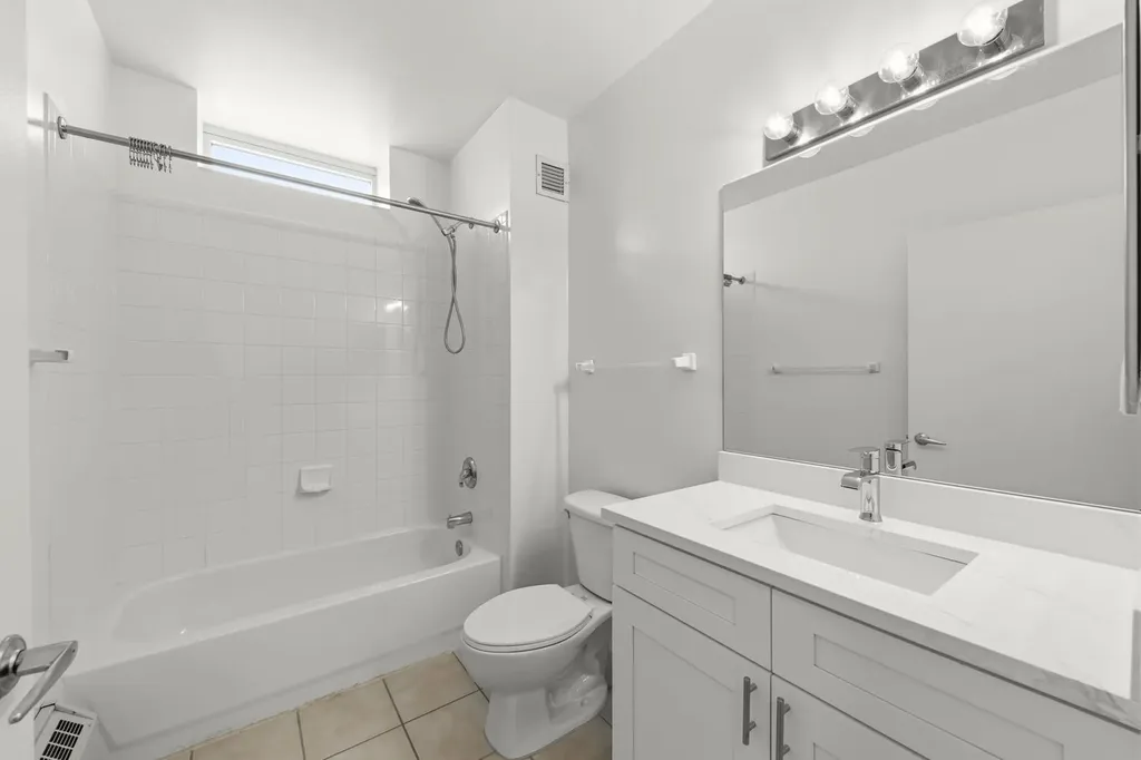 645 North Kingsbury Street Chicago IL 60654