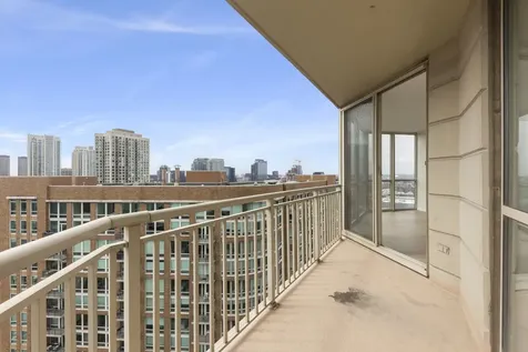 645 North Kingsbury Street Chicago IL 60654