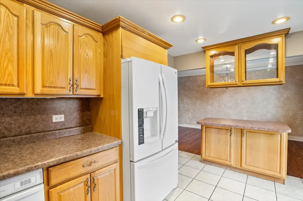 1151 West Bryn Mawr Avenue Roselle IL 60172