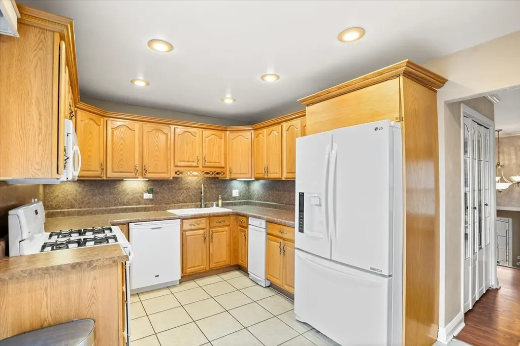 1151 West Bryn Mawr Avenue Roselle IL 60172