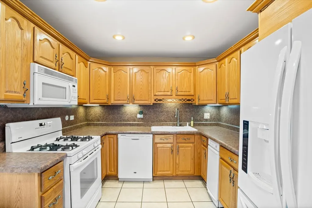 1151 West Bryn Mawr Avenue Roselle IL 60172