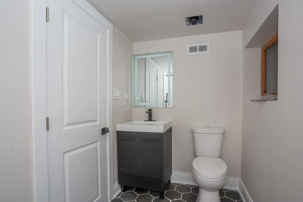 7500 South Honore Street Chicago IL 60620