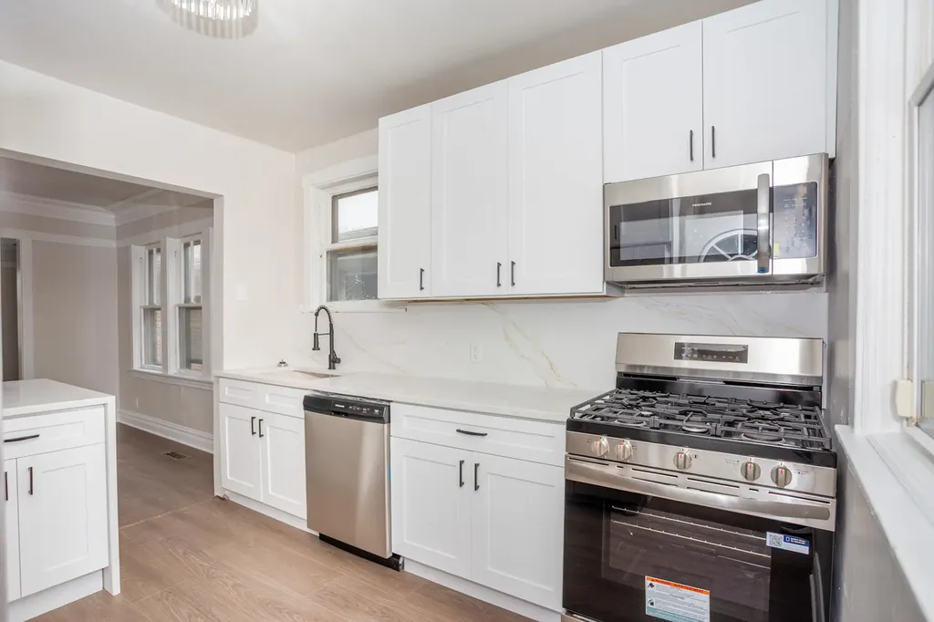 7500 South Honore Street Chicago IL 60620