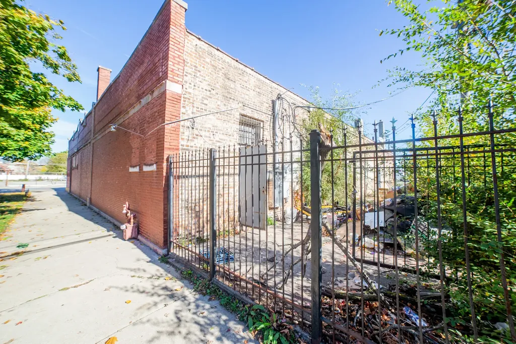 1423 West 79th Street Chicago IL 60620